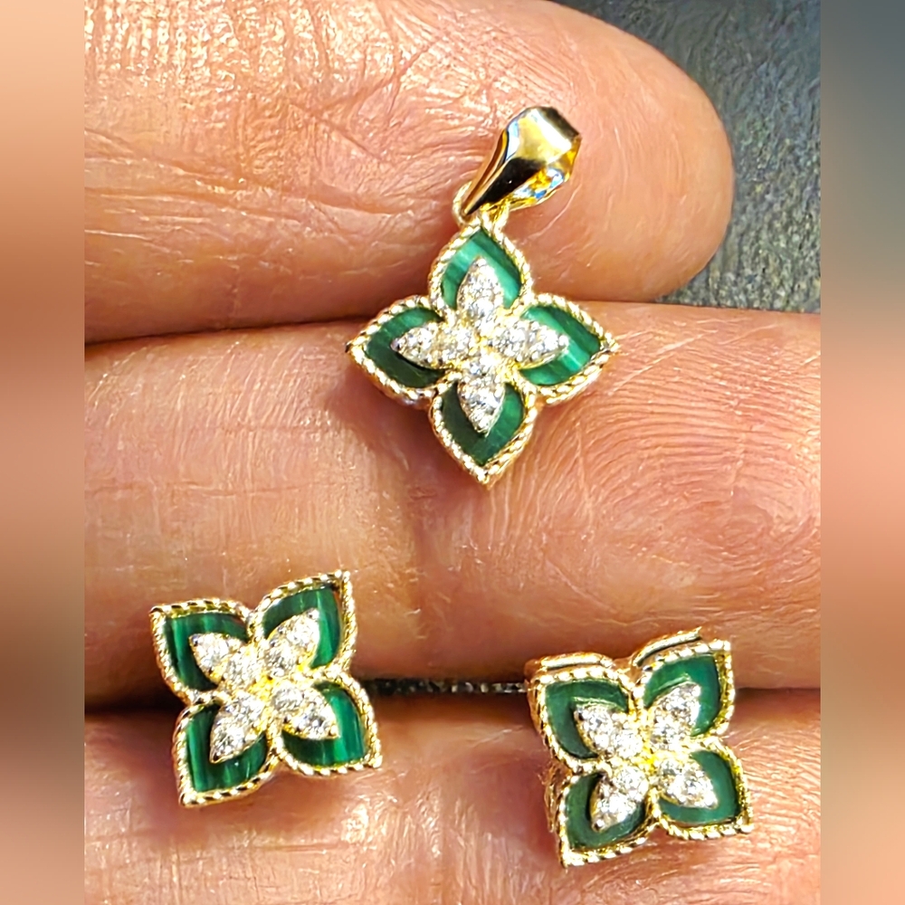 🪷18k Malachite Flower Pendant And Earrings Set